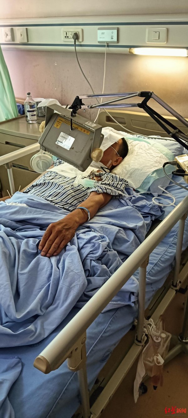 易富配资 男子市区骑摩托车突遭横空绳索割喉，医生几乎为他“重造”喉部才挽回性命！警方介入调查